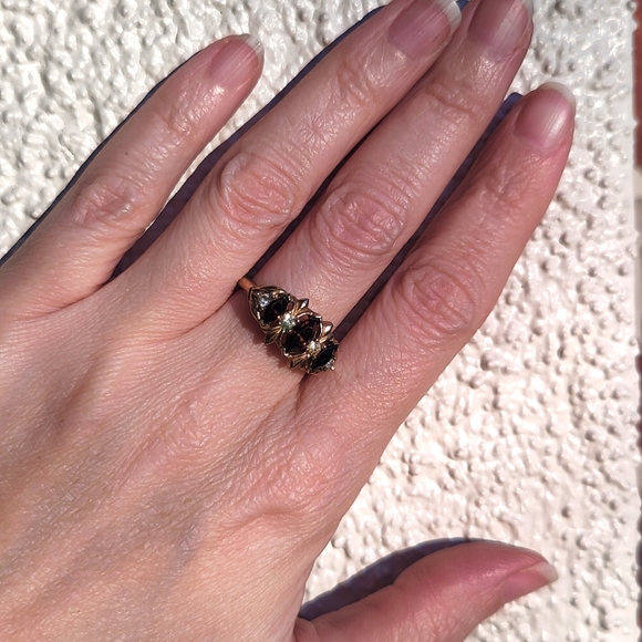 Avon | Vintage faux garnet adjustable ring - Picture 6 of 6